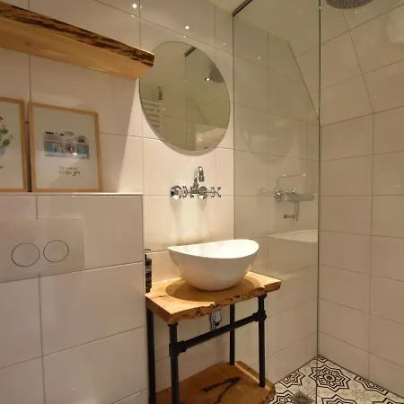 Balmy In With Fenced Garden Holiday home *