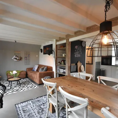 Holiday home Balmy In With Fenced Garden *